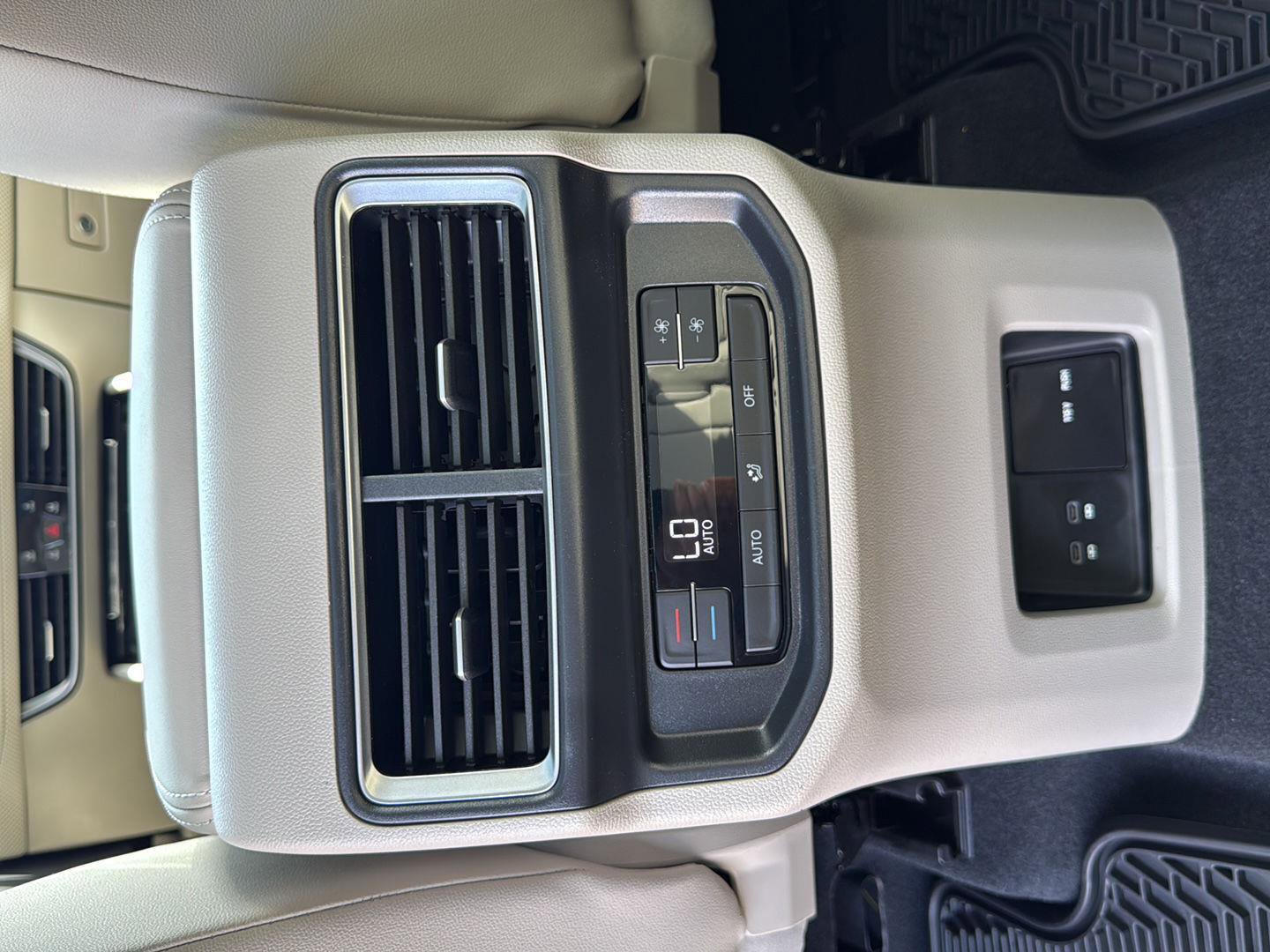 New 2026 Volkswagen Atlas SE image 19