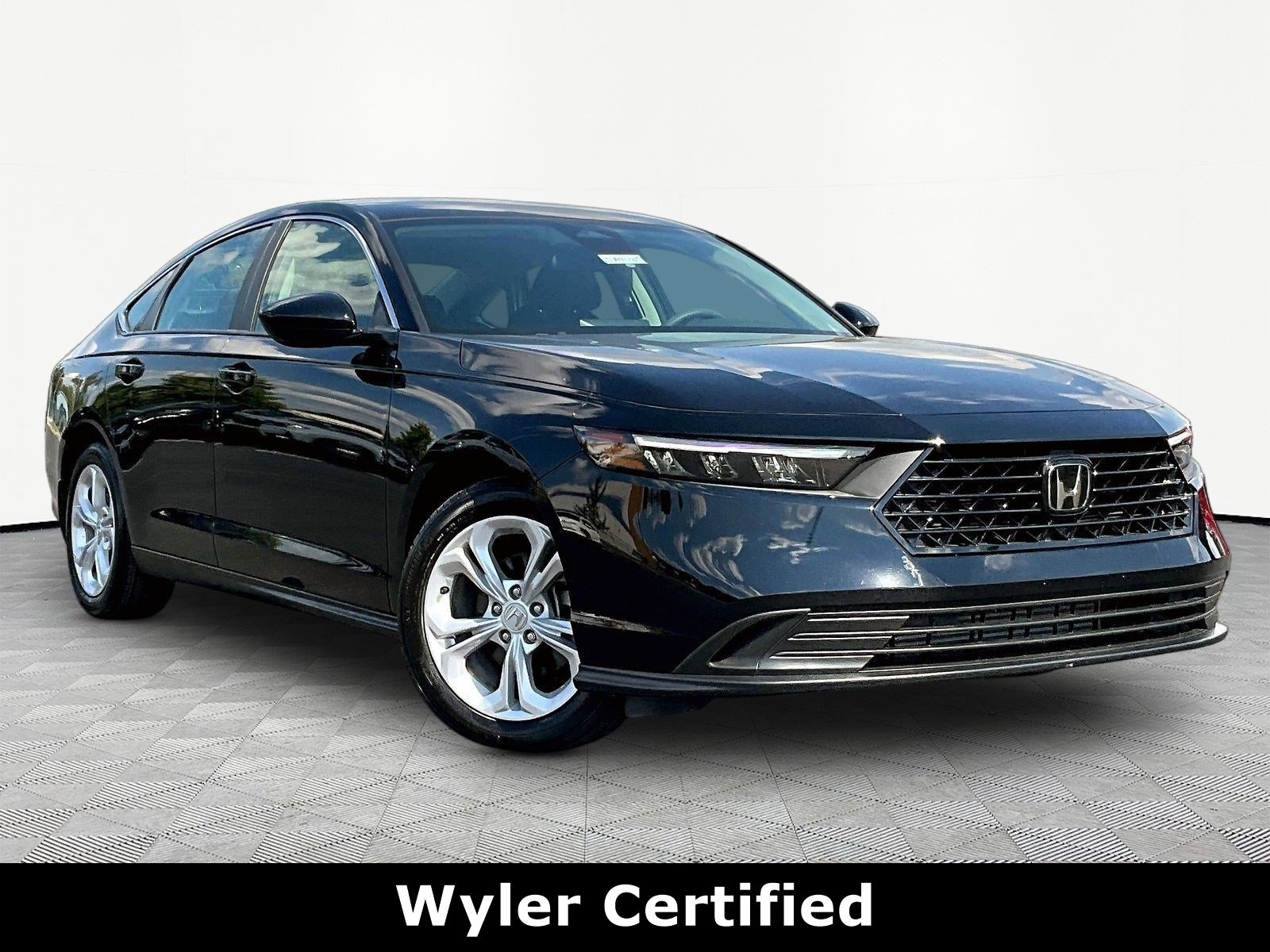 Used 2025 Honda Accord LX image 3