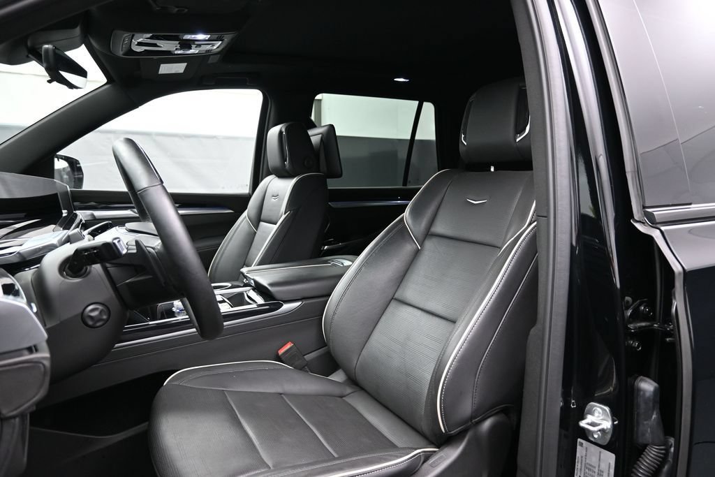 Used 2025 Cadillac Escalade Sport w/ LPO, ONYX Package AWD/4WD image 5