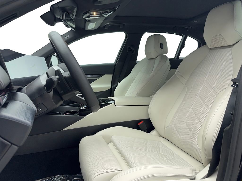 Used 2025 BMW i5 eDrive40i w/ Executive Package image 37