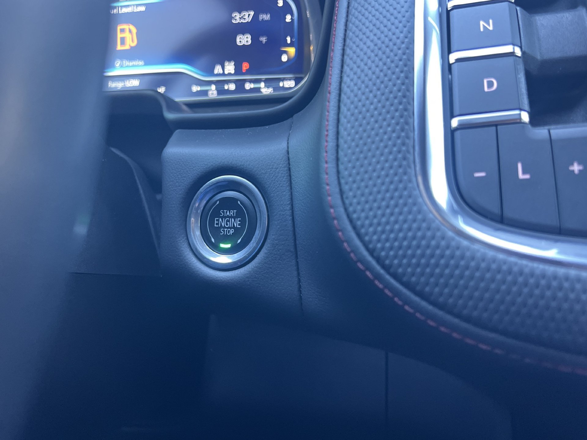 Used 2023 Chevrolet Suburban RST w/ Sport Performance Package AWD/4WD image 6