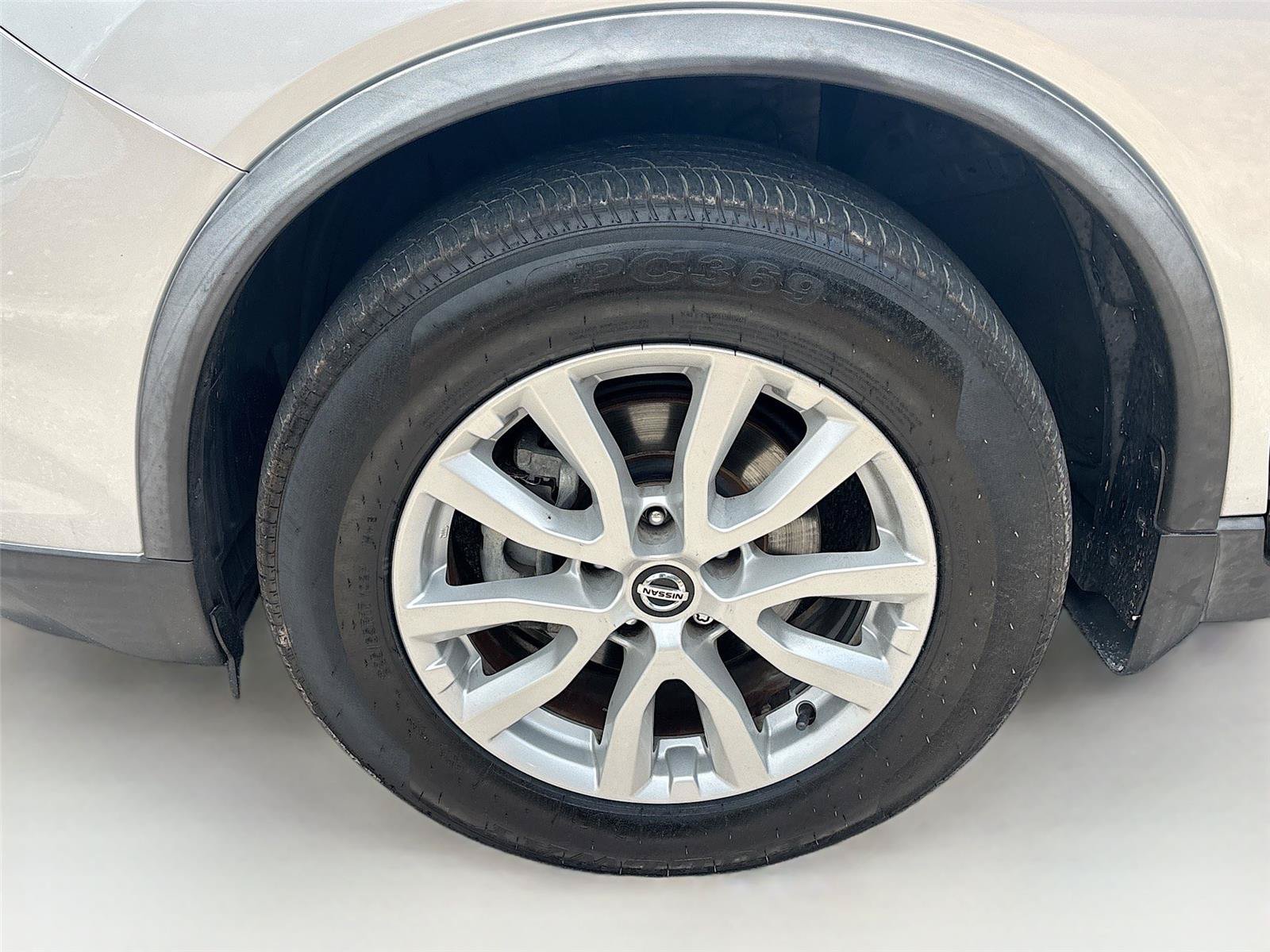 Used 2018 Nissan Rogue SV FWD image 30