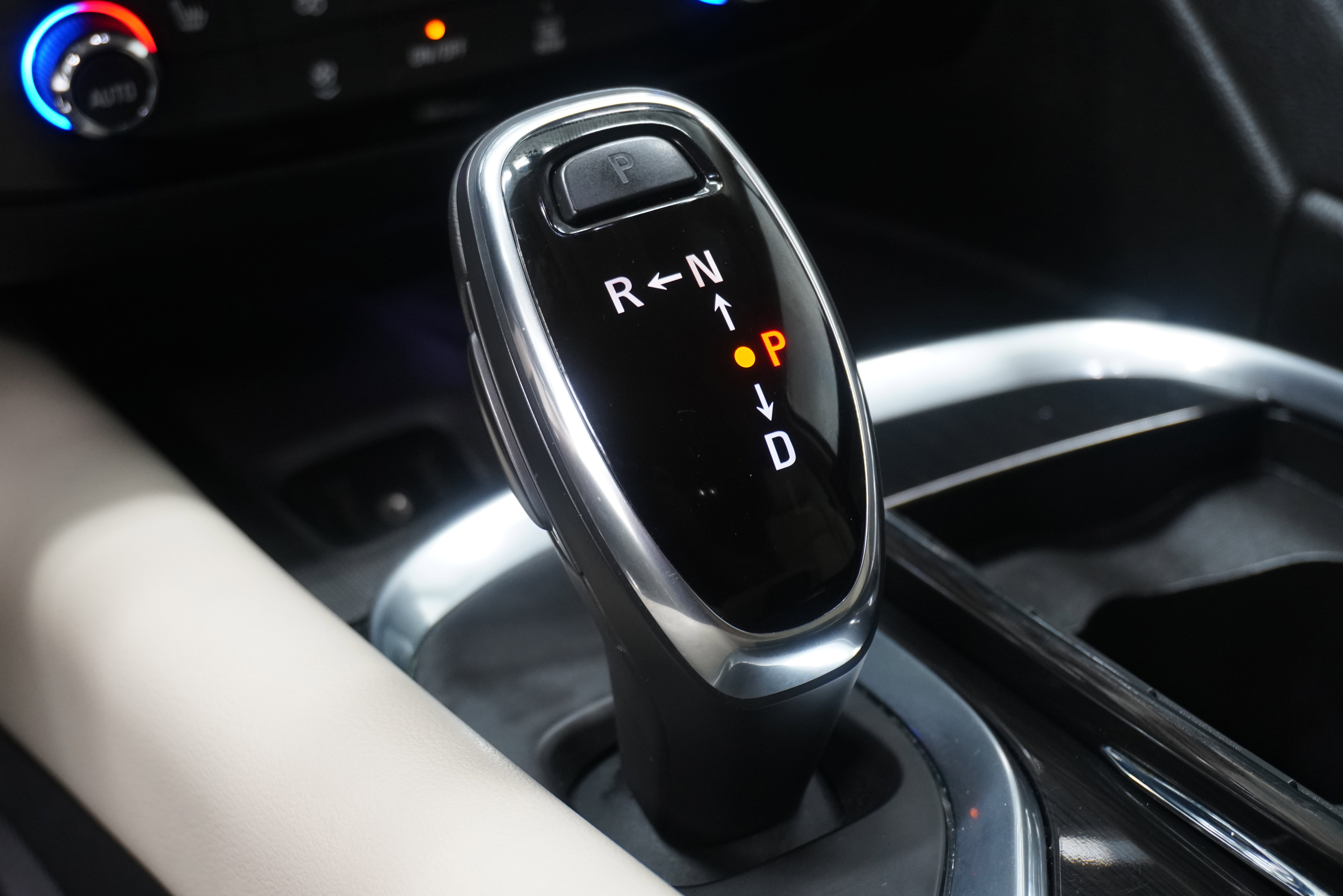 Used 2019 Buick Enclave Essence FWD image 23