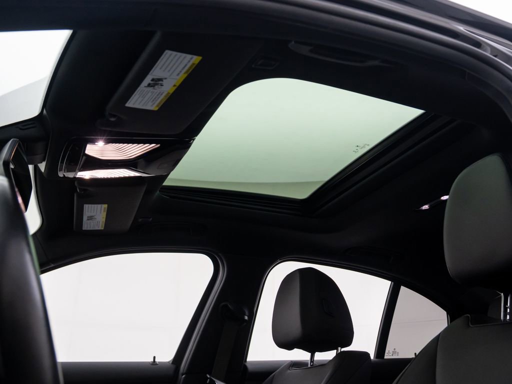 Used 2021 BMW 330i xDrive Sedan w/ M Sport Package image 17