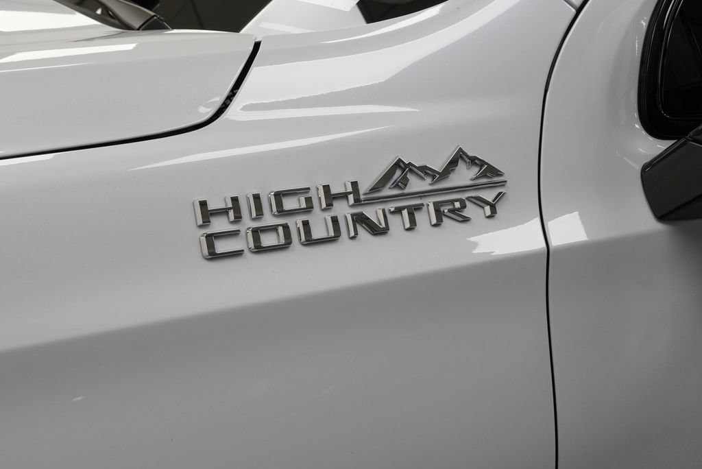 New 2026 Chevrolet Suburban High Country AWD/4WD image 44
