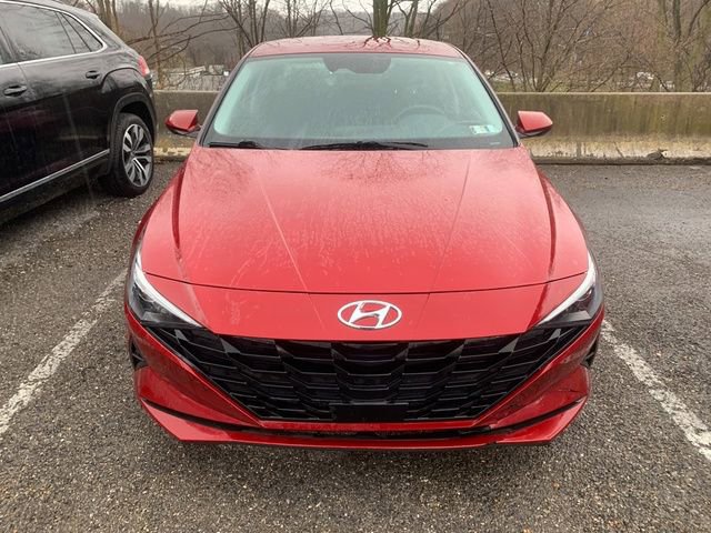 Used 2023 Hyundai Elantra SEL w/ Convenience Package image 3