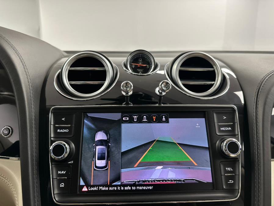 Used 2018 Bentley Bentayga image 56