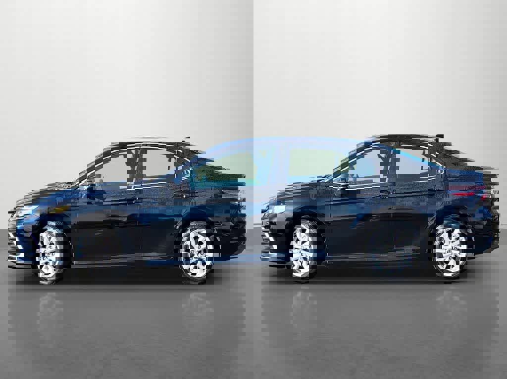 Used 2023 Toyota Camry LE image 3