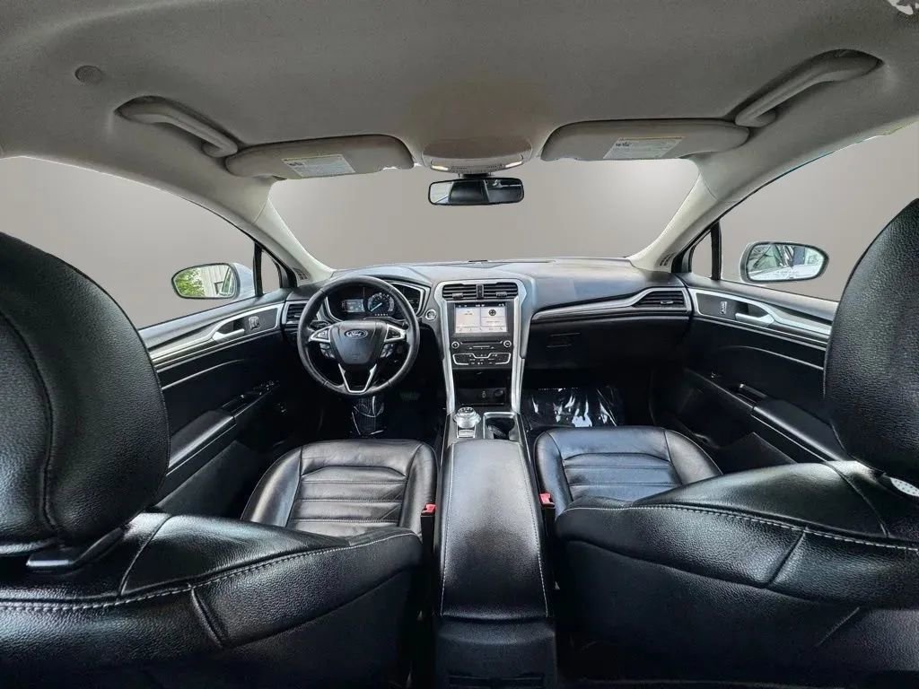 Used 2019 Ford Fusion SE FWD image 13