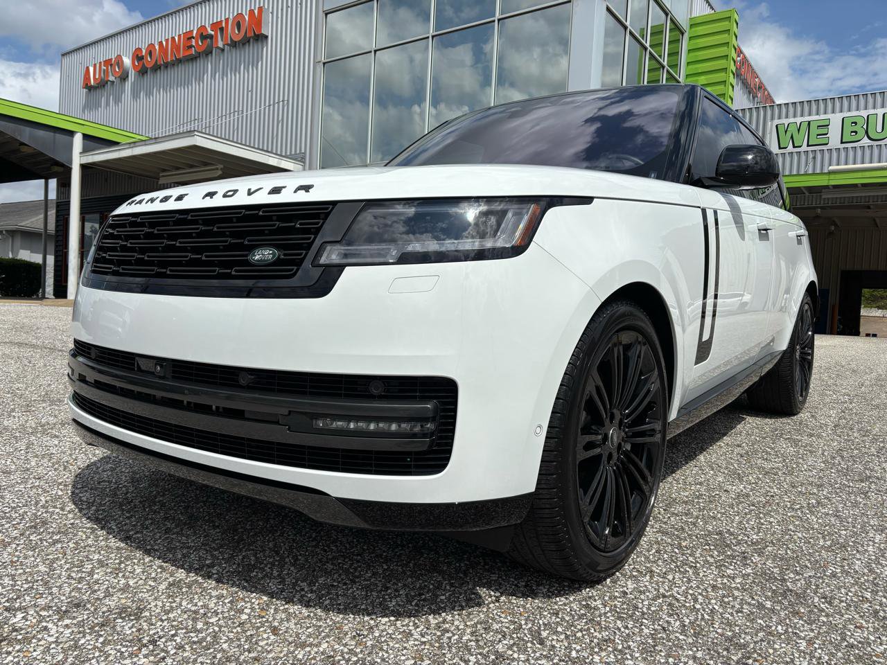 Used 2023 Land Rover Range Rover SE image 12
