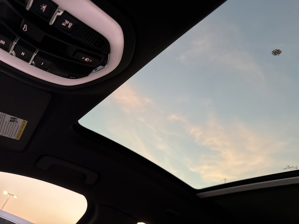 Used 2023 Porsche Macan Turbo image 13