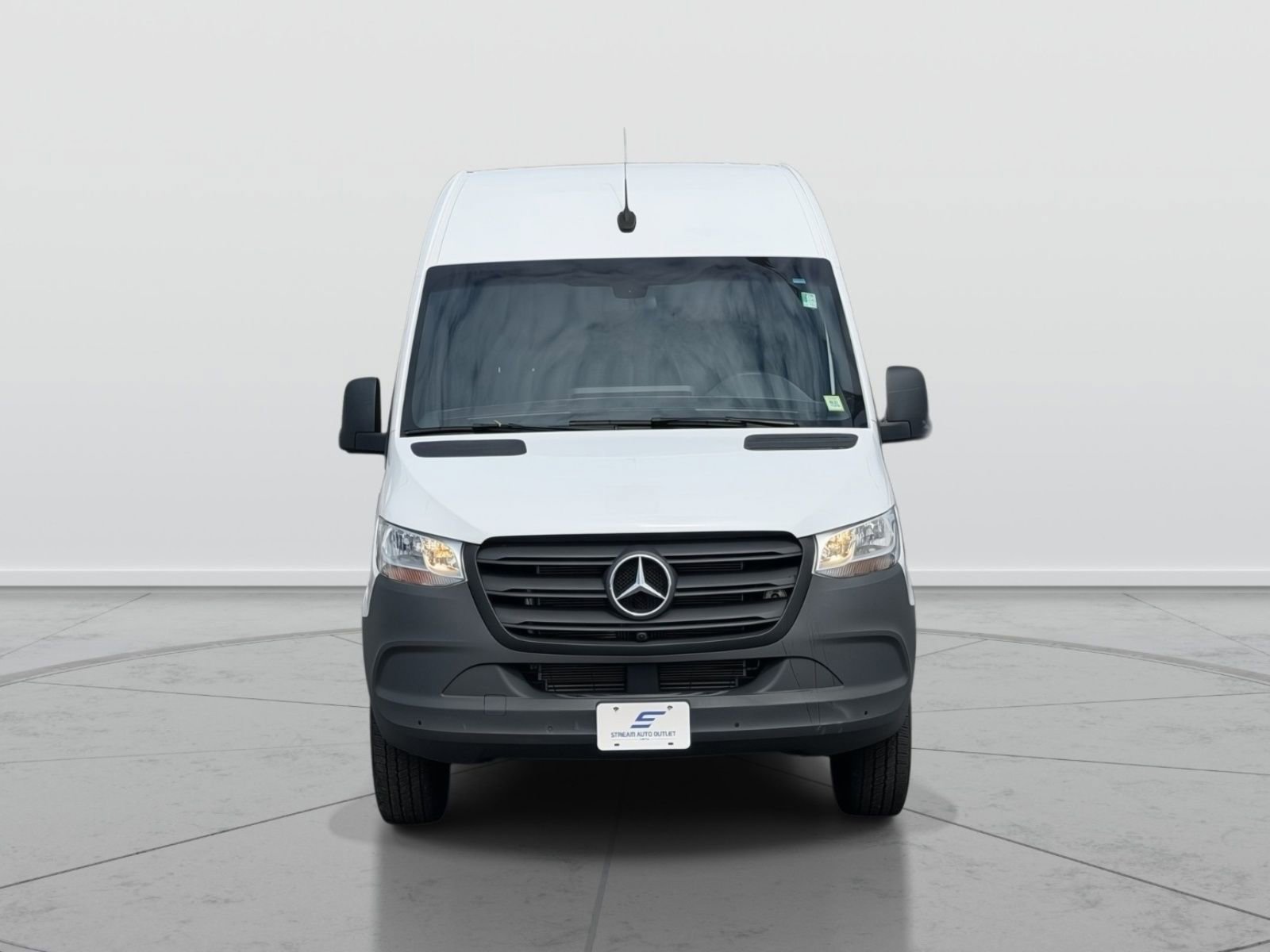 Used 2023 Mercedes-Benz Sprinter 2500 image 2