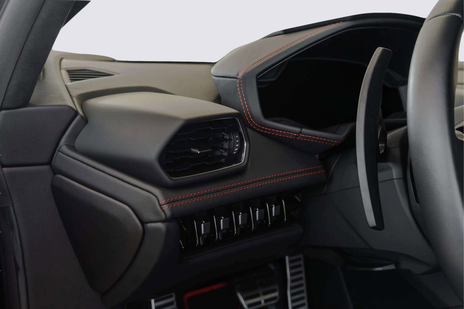Used 2023 Lamborghini Huracan EVO RWD image 25