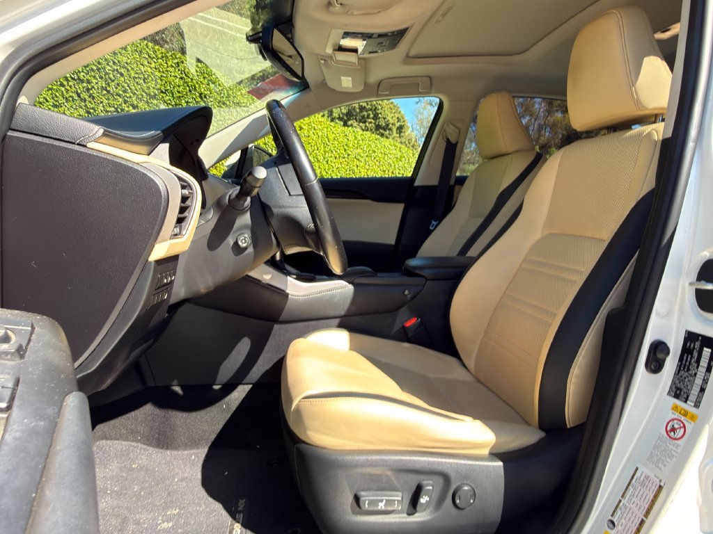 Used 2016 Lexus NX 300h AWD w/ Premium Package image 11
