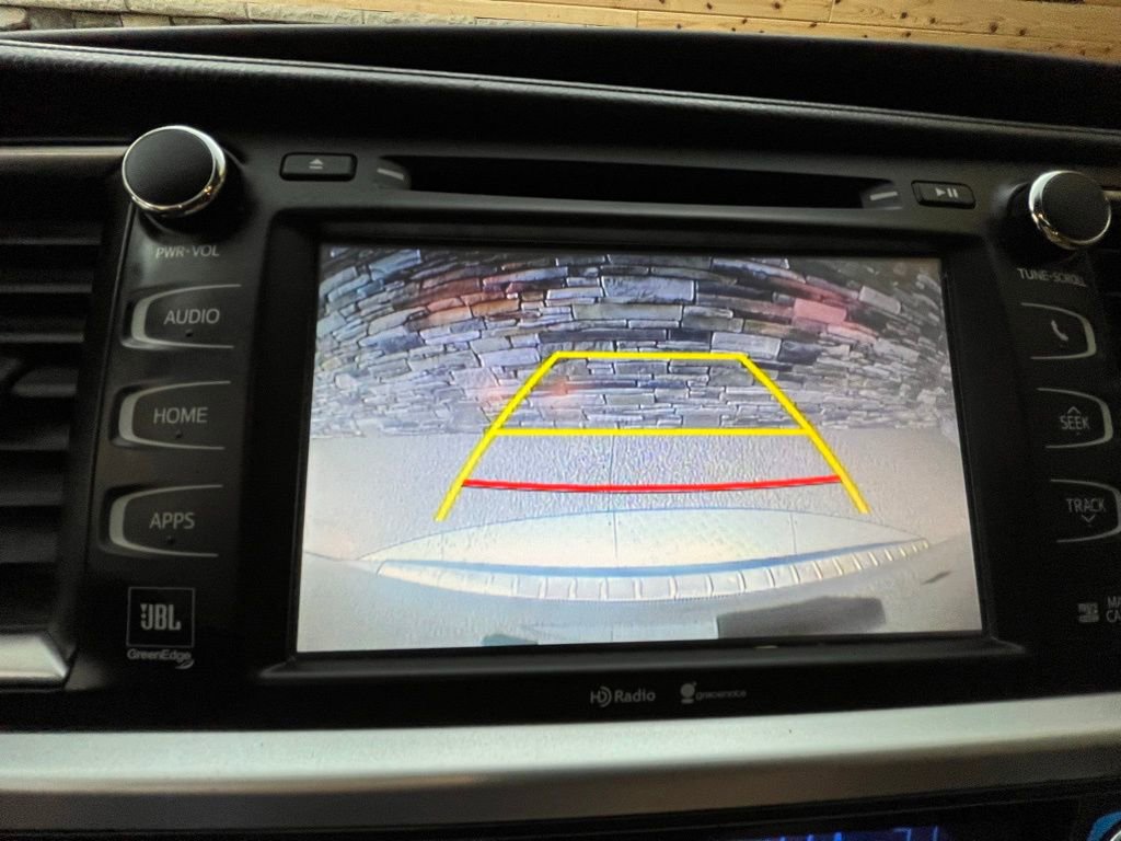 Used 2015 Toyota Highlander Limited AWD/4WD image 22