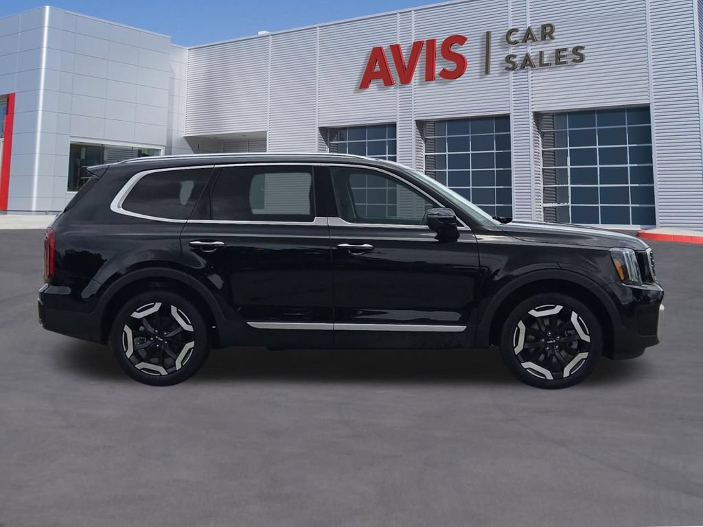 Used 2025 Kia Telluride S FWD image 5