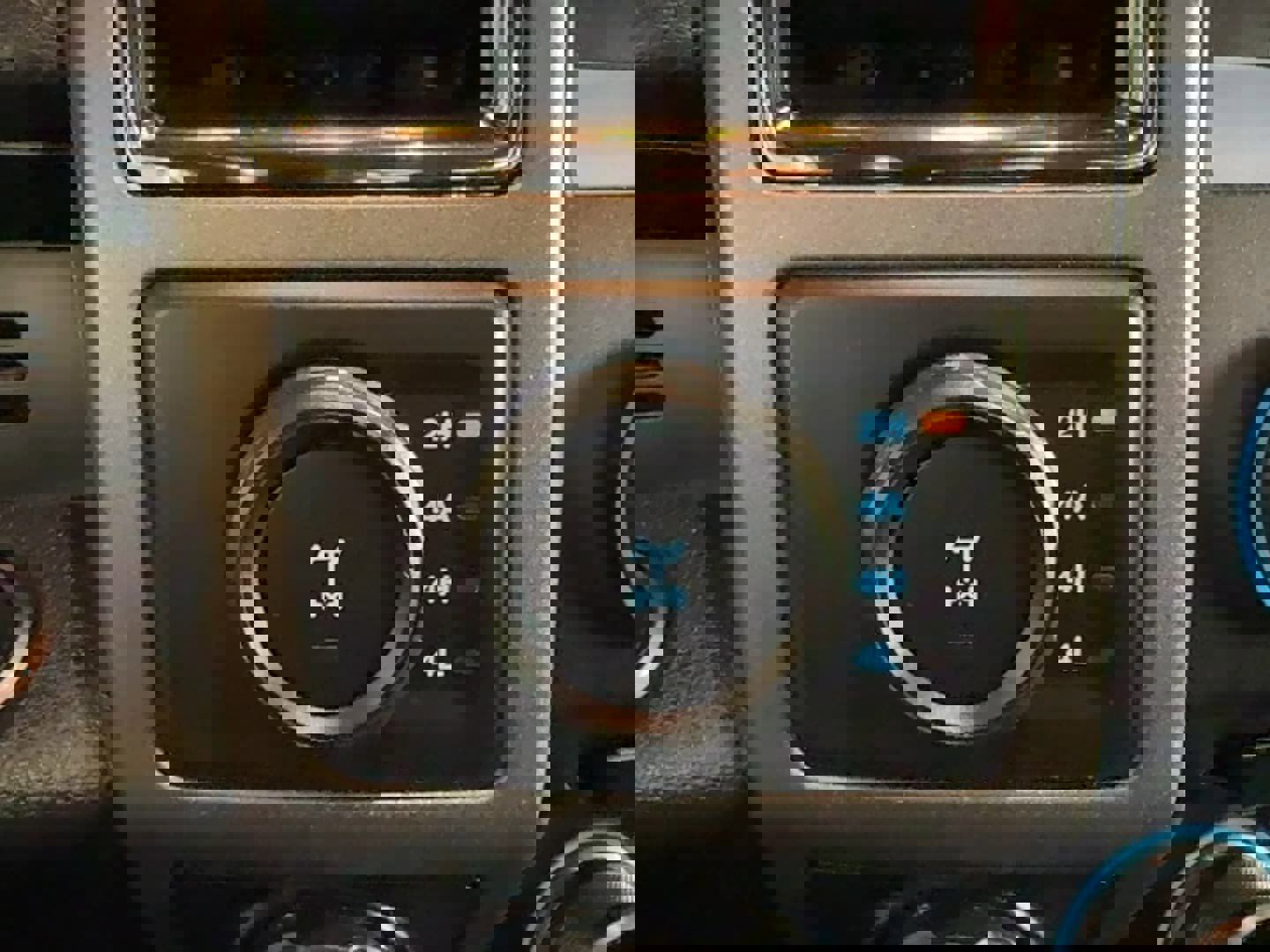 Used 2018 Ford F150 Raptor w/ Equipment Group 802A Luxury image 25