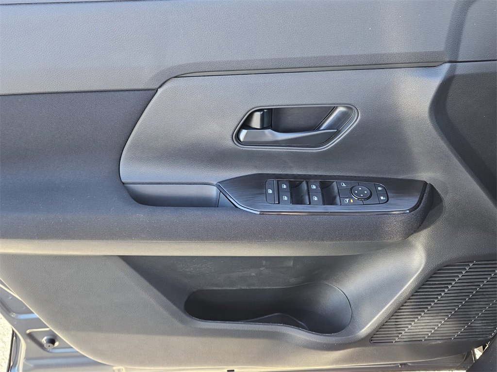 New 2026 Nissan Kicks S image 25