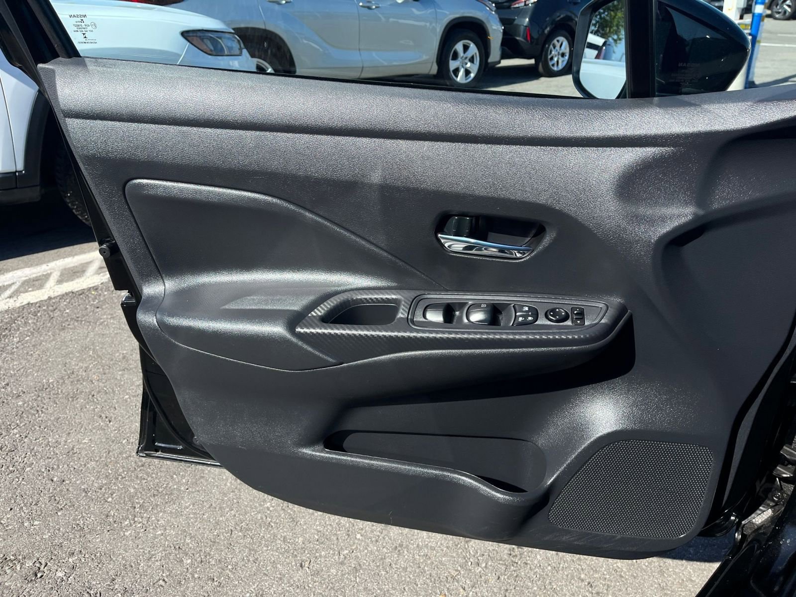 Used 2025 Nissan Versa SV FWD image 18
