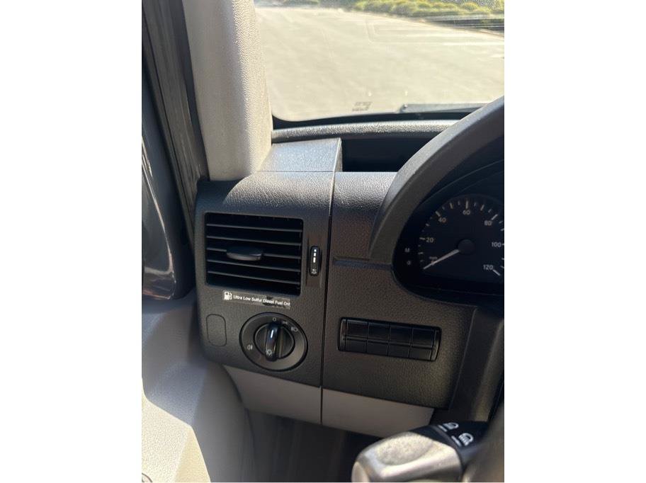 Used 2018 Mercedes-Benz Sprinter 2500 image 17