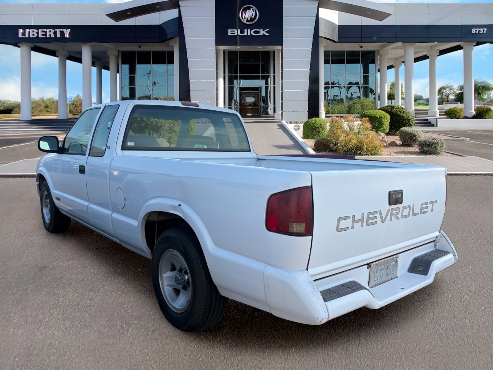 Used 1997 Chevrolet S10 Pickup LS w/ Preferred Equipment Group RWD image 3
