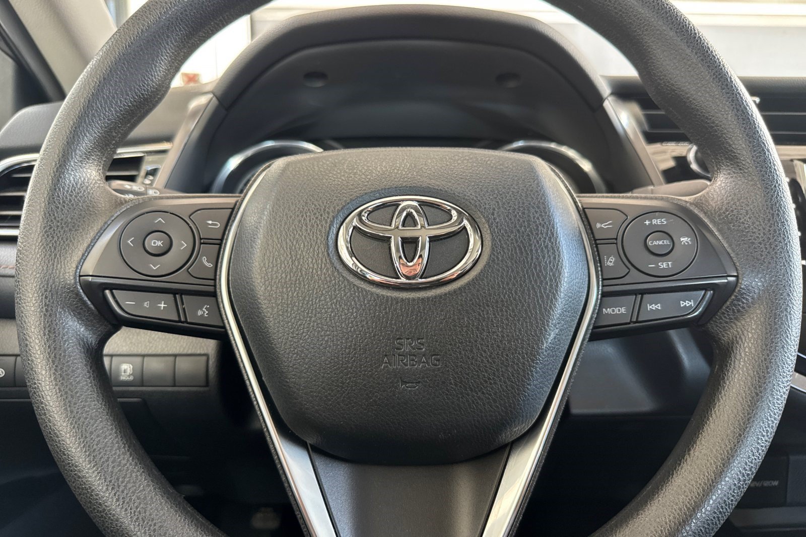 Used 2020 Toyota Camry LE FWD image 27