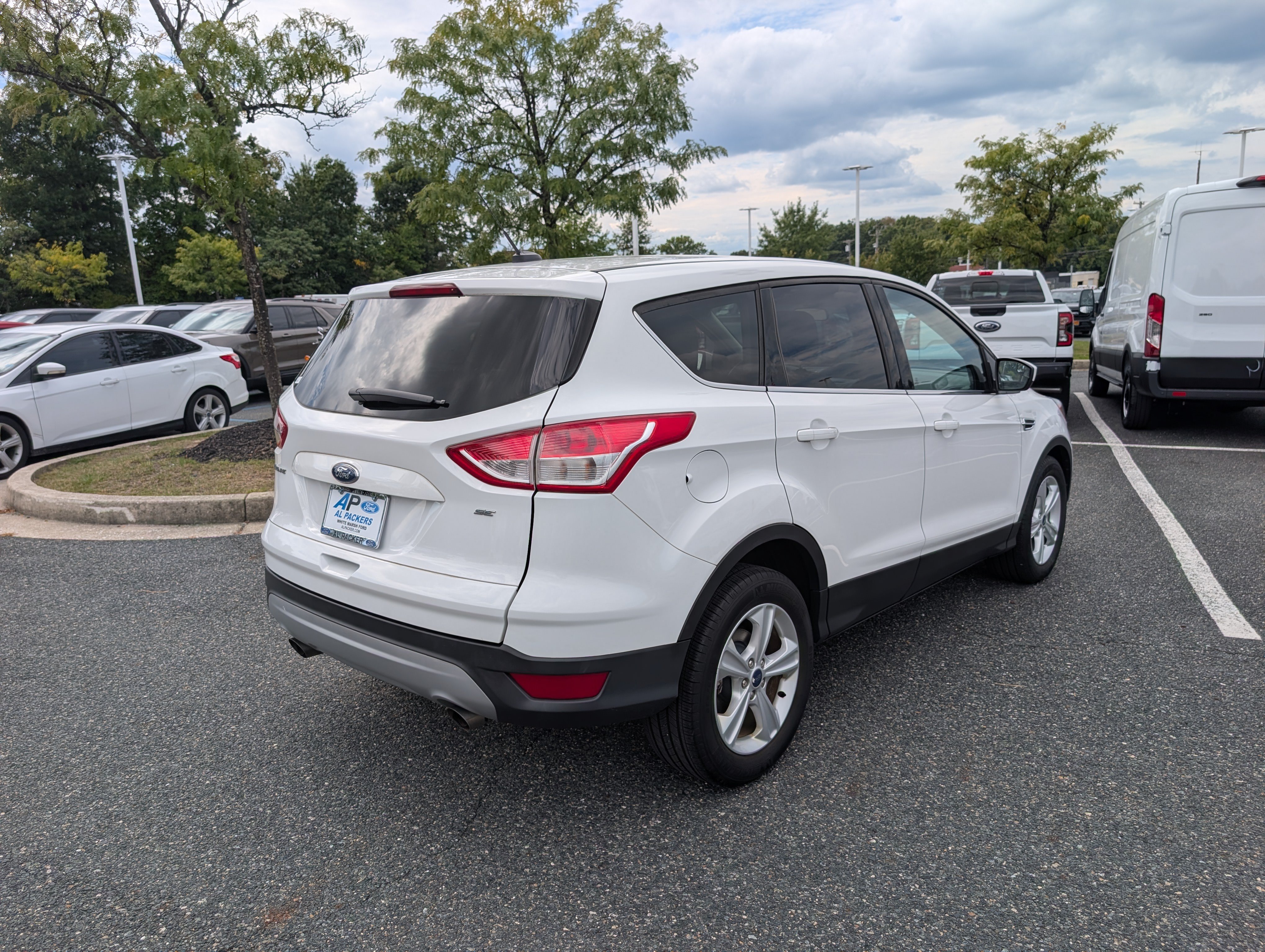 Used 2015 Ford Escape SE FWD image 3