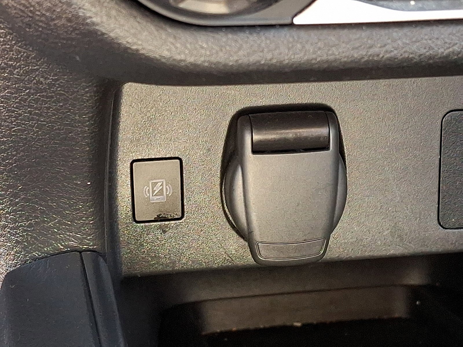 Used 2024 Nissan Versa SV image 22