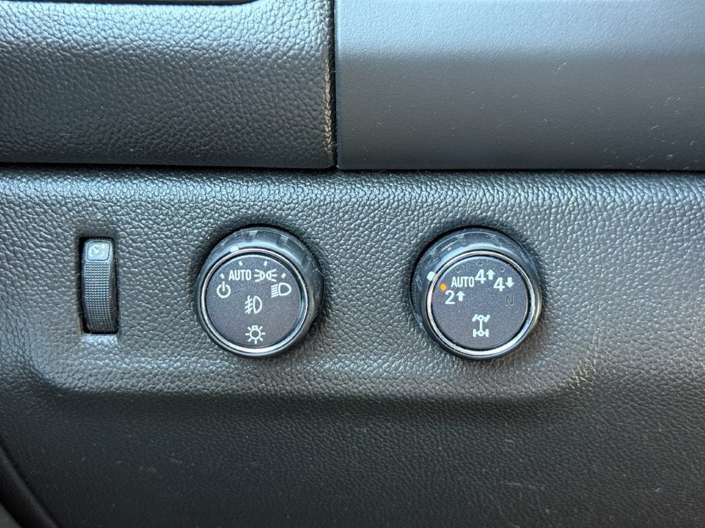 Used 2018 Chevrolet Colorado LT w/ LT Convenience Package AWD/4WD image 29