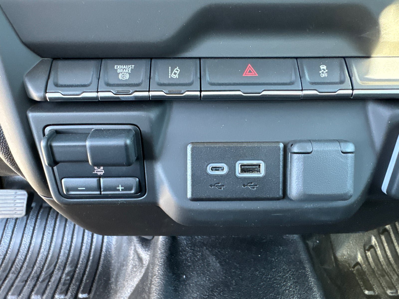 New 2025 GMC Sierra 3500 Pro w/ Fleet Convenience Package AWD/4WD image 24