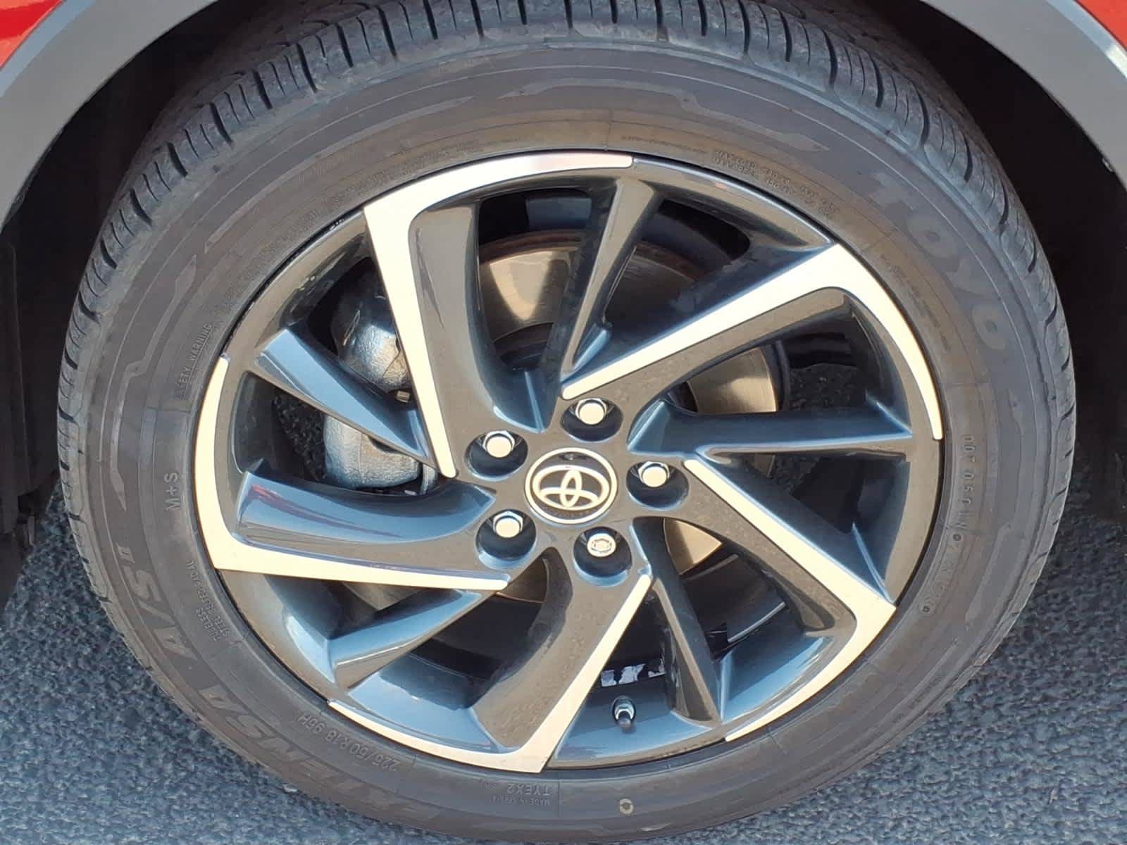 Used 2022 Toyota C-HR Limited FWD image 12