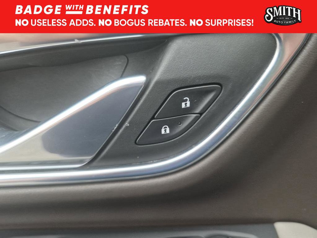 Used 2023 GMC Yukon XL SLT w/ SLT Premium Package image 18