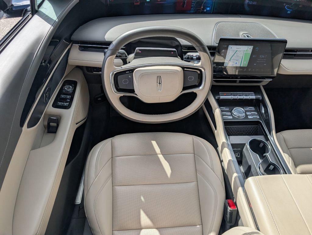 Certified 2025 Lincoln Nautilus Premier image 14