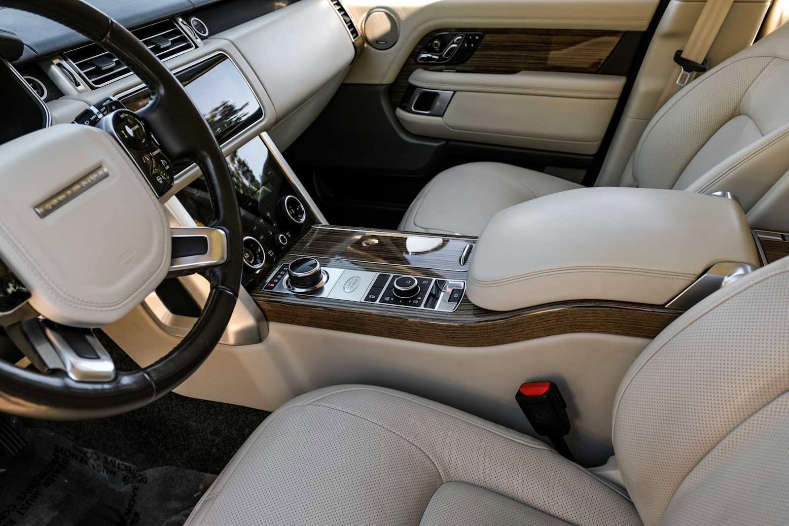 Used 2019 Land Rover Range Rover Long Wheelbase Supercharged image 16