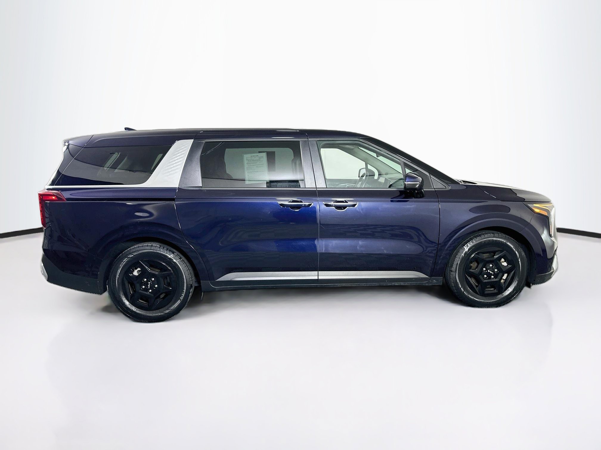 Used 2026 Kia Carnival FWD image 10