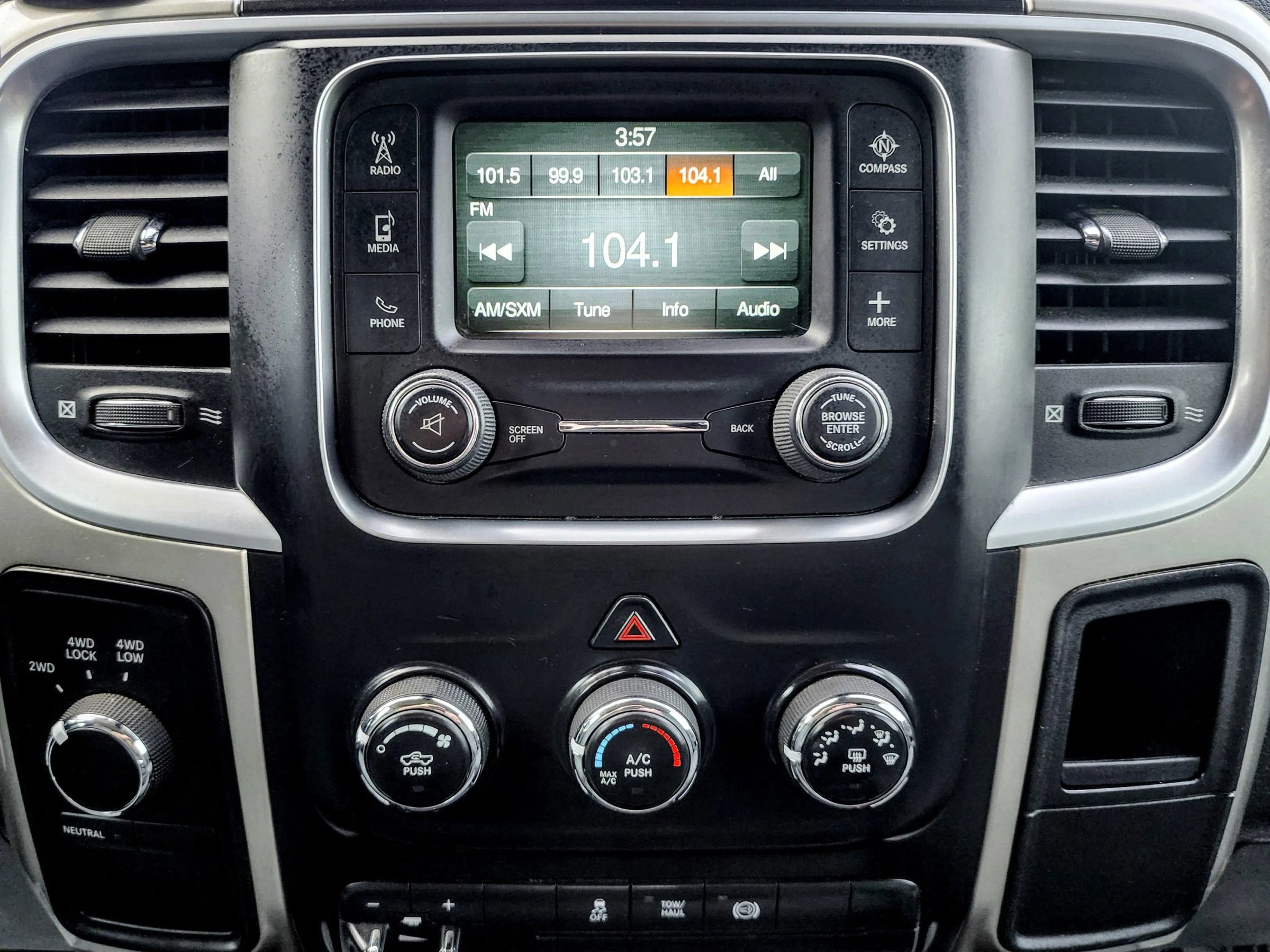 Used 2016 RAM 2500 SLT AWD/4WD image 12