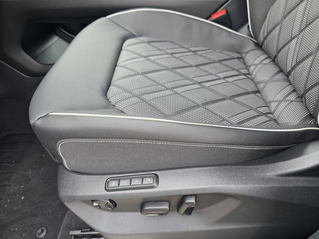 New 2026 Volkswagen Atlas SEL Premium R-Line image 17