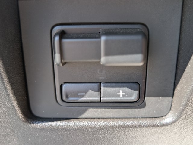 Used 2024 Chevrolet Colorado ZR2 w/ Technology Package AWD/4WD image 25