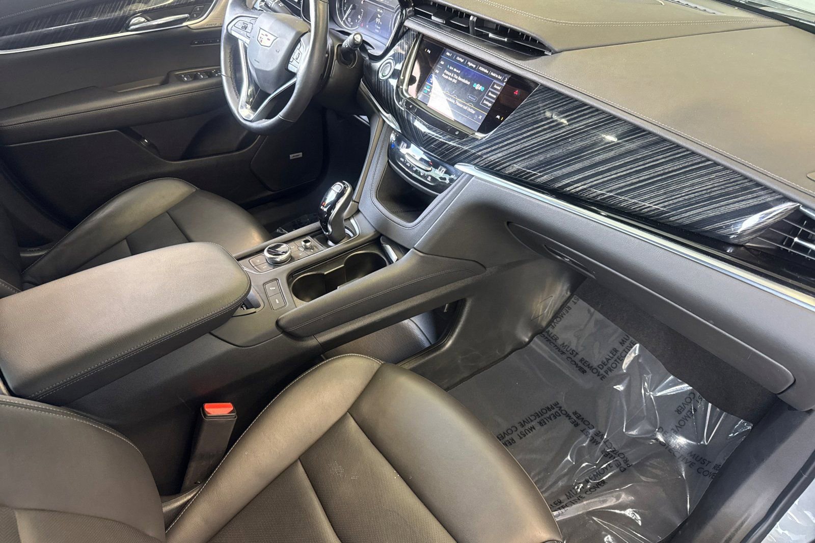 Certified 2025 Cadillac XT6 Premium Luxury FWD image 19