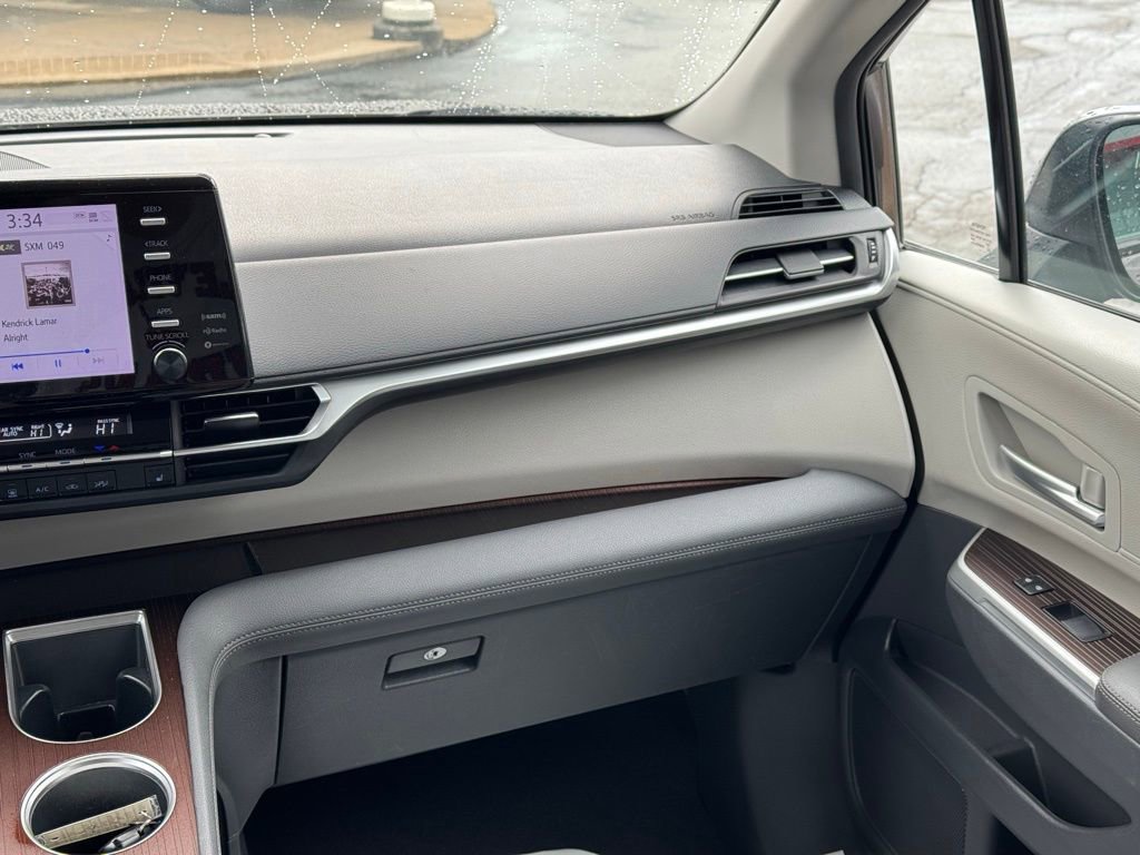 Certified 2023 Toyota Sienna XLE FWD image 42