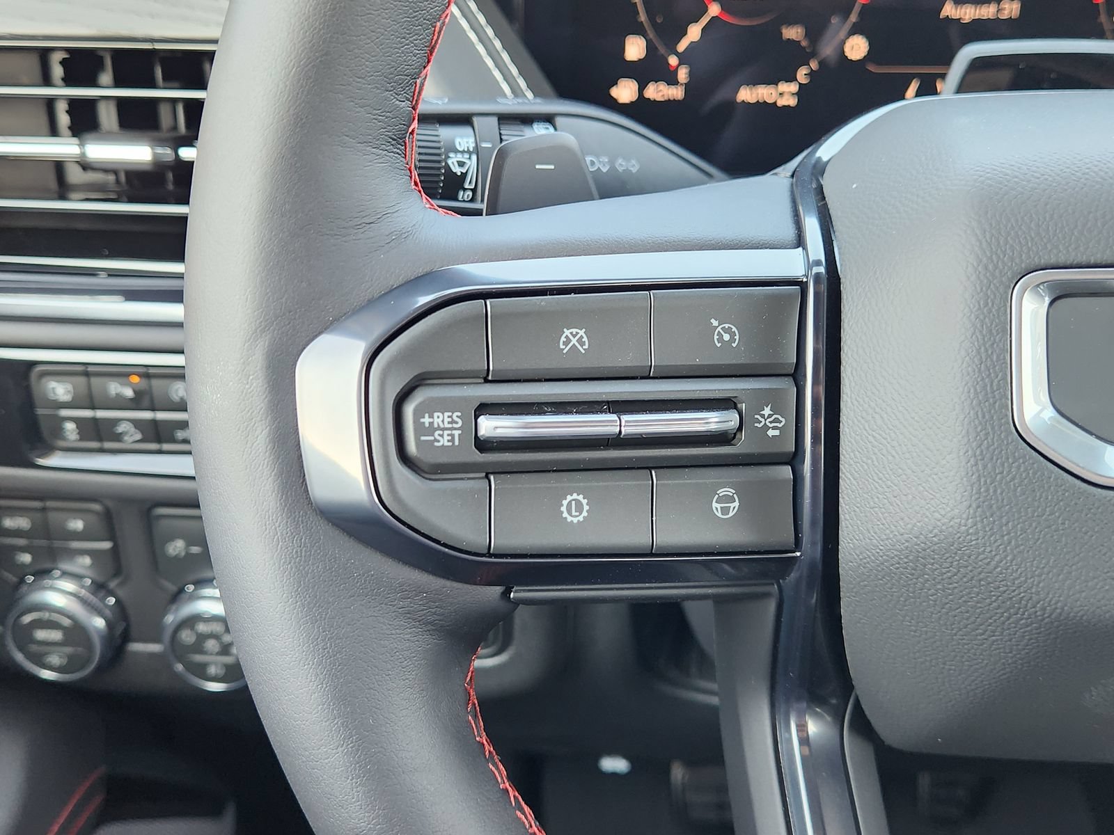 New 2026 GMC Yukon AT4 Ultimate w/ LPO, Floor Liner Package AWD/4WD image 32
