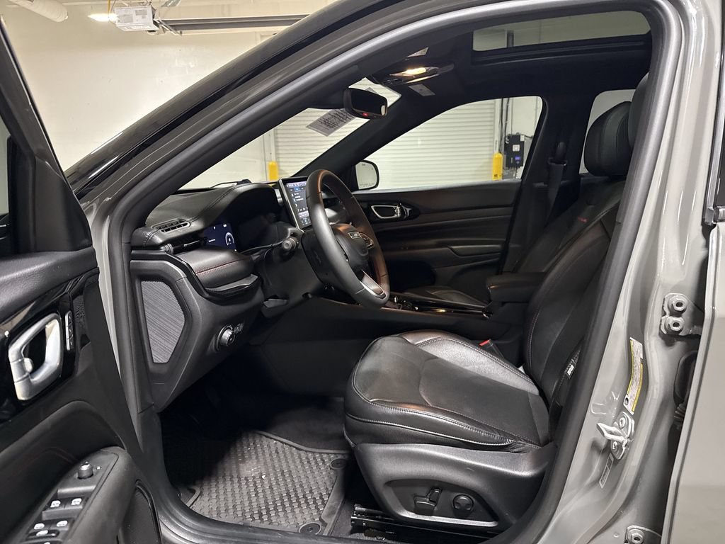 Used 2023 Jeep Compass Trailhawk w/ Trailhawk Elite Group AWD/4WD image 21
