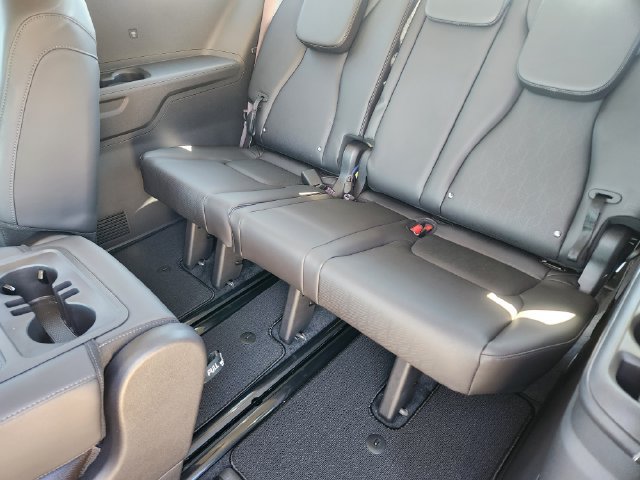 Certified 2026 Kia Carnival SX w/ SX Dark Edition Package FWD image 32