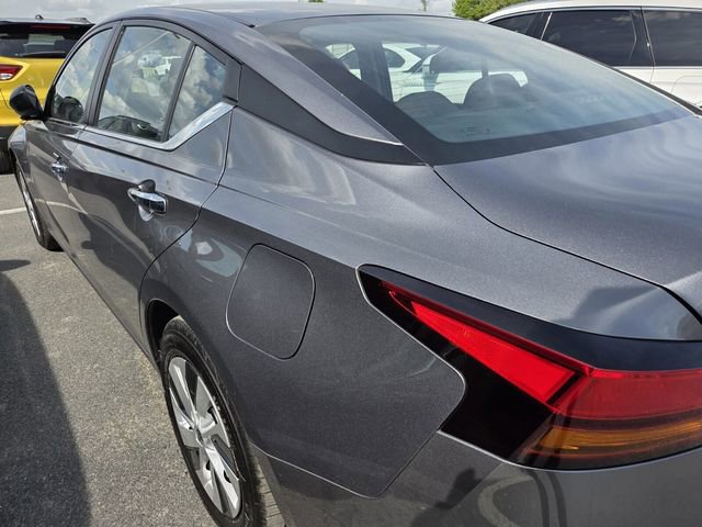 Used 2024 Nissan Altima 2.5 S FWD image 7