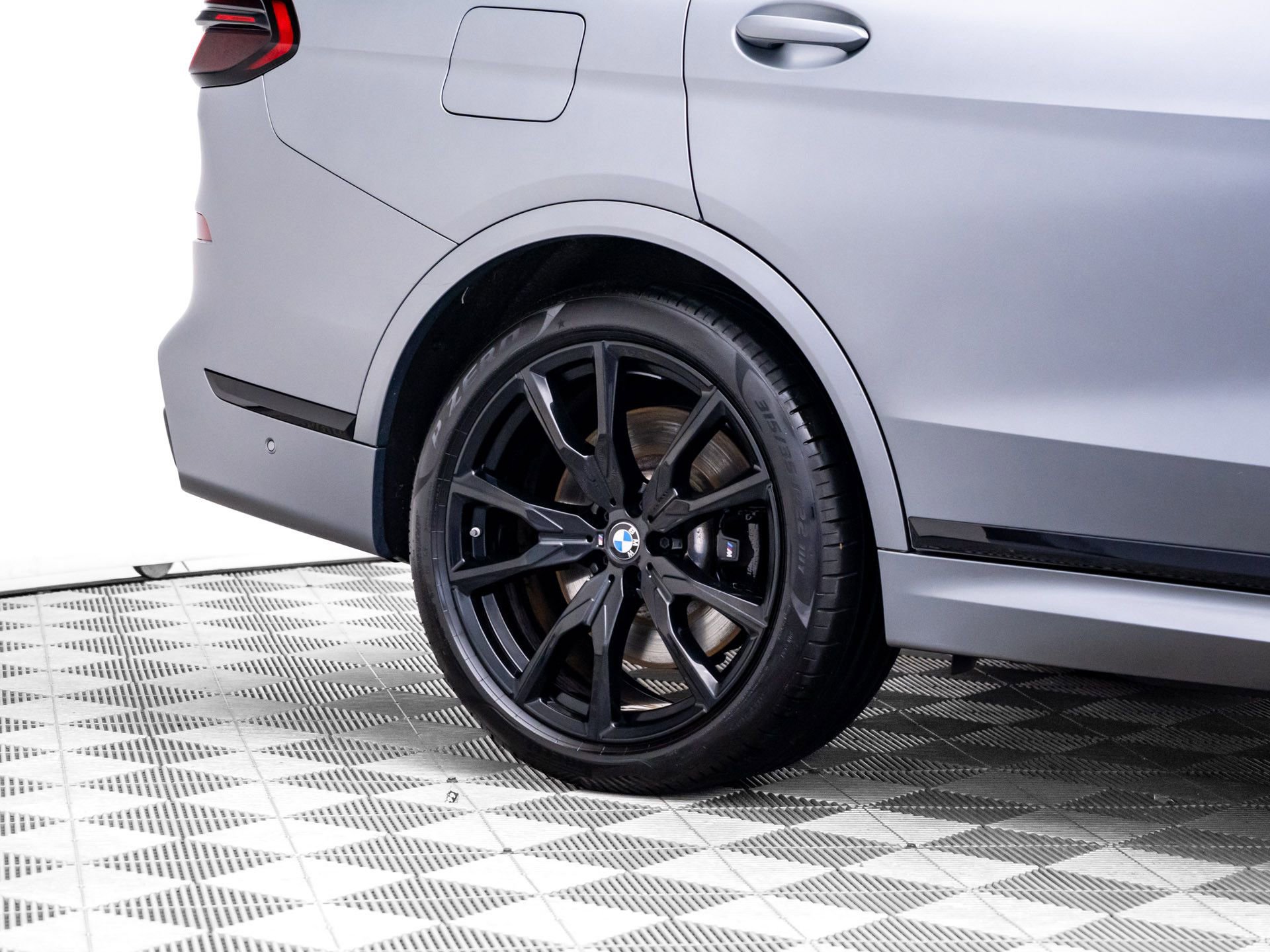 Certified 2024 BMW X7 M60i w/ Executive Package AWD/4WD image 36