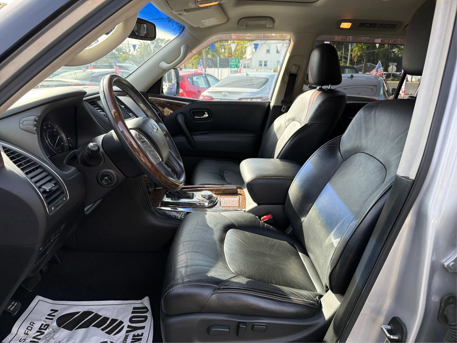 Used 2016 INFINITI QX80 4WD w/ All Season Package image 9