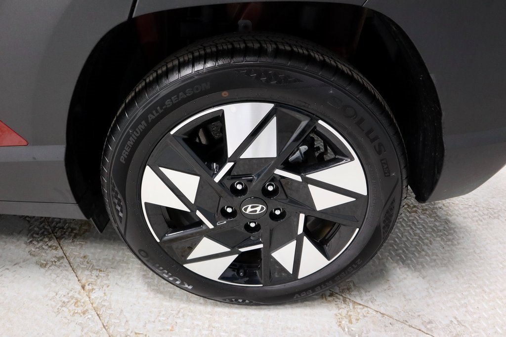 Certified 2025 Hyundai Kona SEL image 18