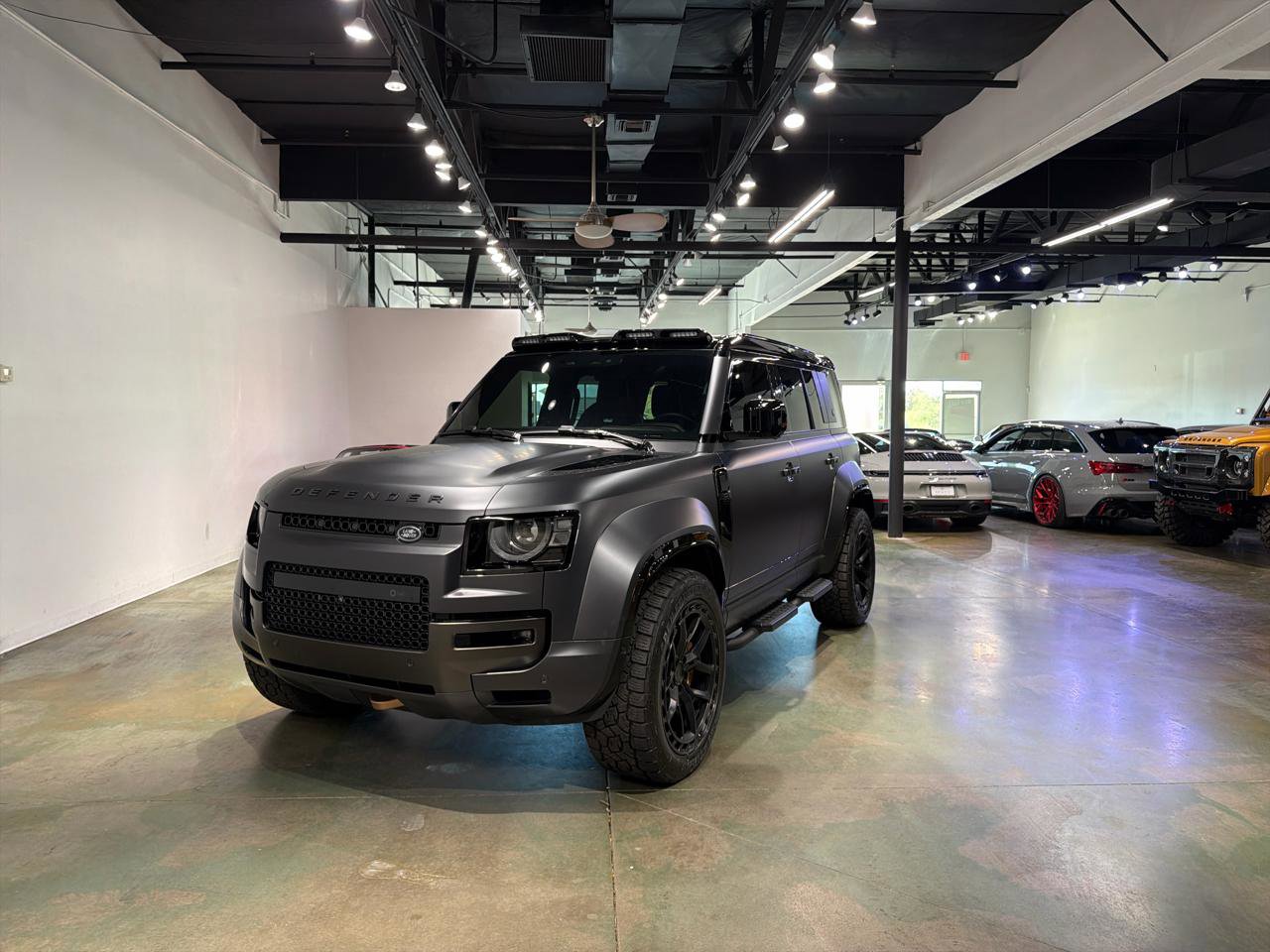 Used 2025 Land Rover Defender 110 image 41