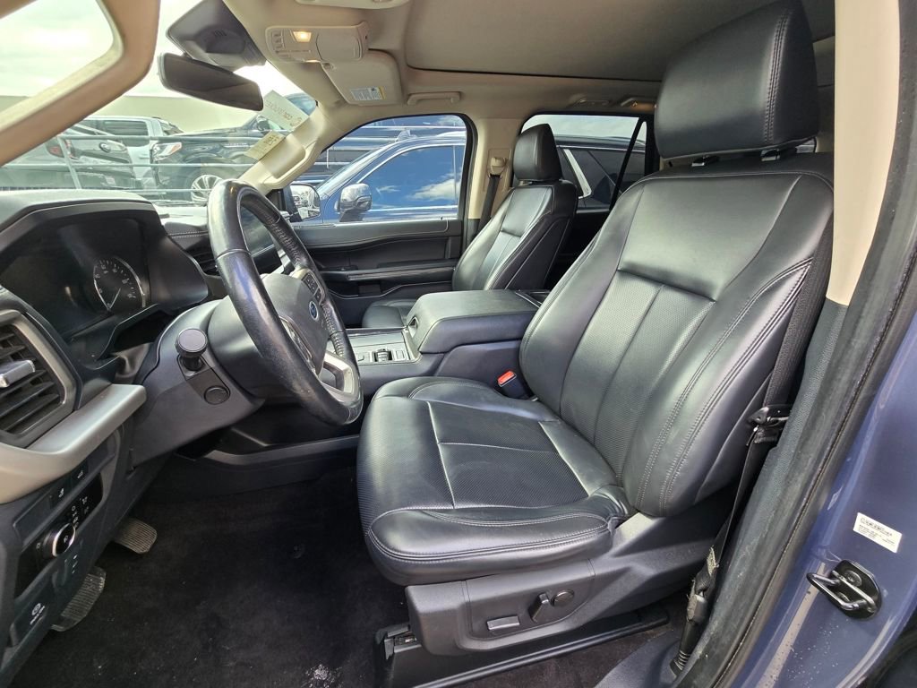 Used 2023 Ford Expedition XLT image 9