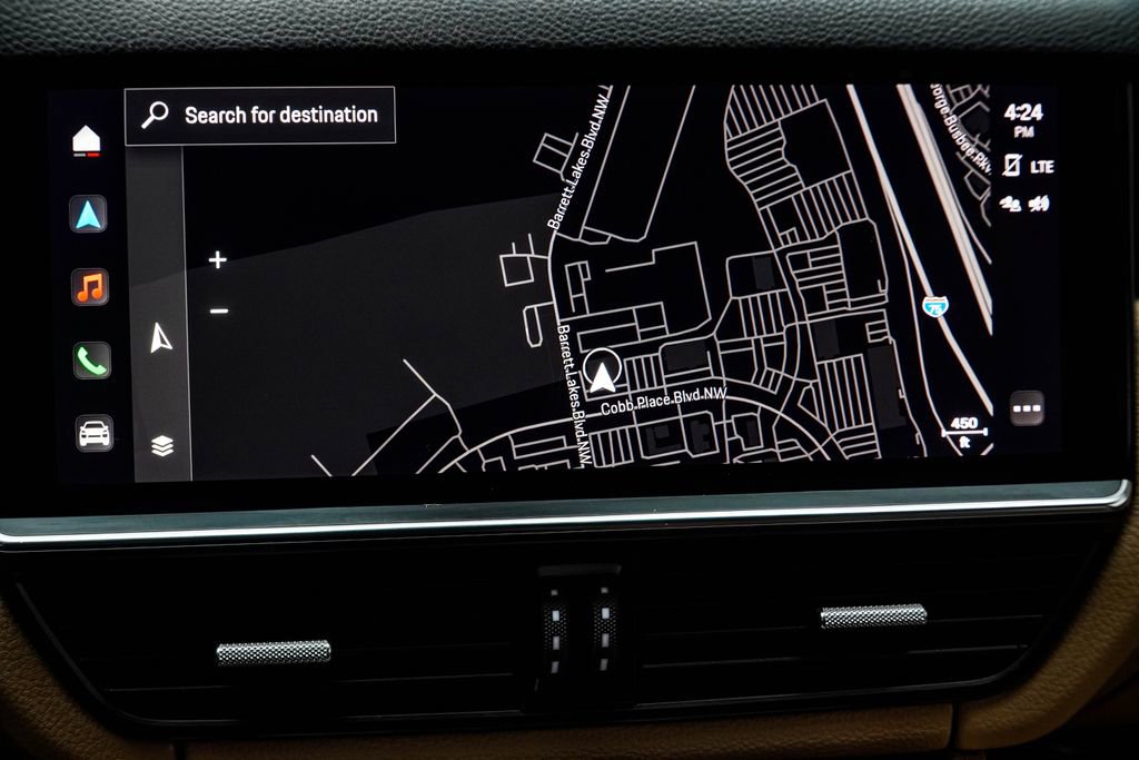 Used 2023 Porsche Cayenne Platinum Edition image 24